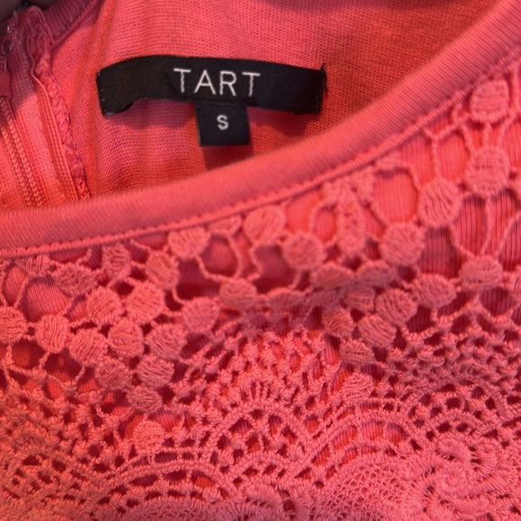 Tart coral embroidered sleeveless lined back zipper closure dress size S - Picture 2 of 3